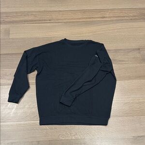 ALO Yoga Classic Black Crew Neck Sweater
